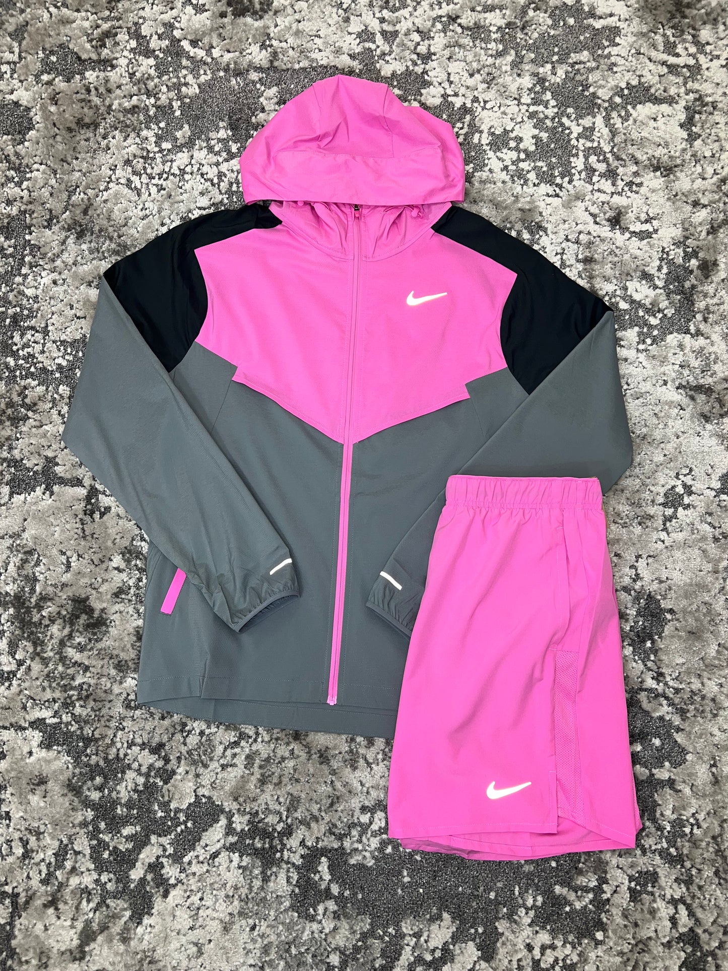 Nike Windrunner Set Grey Pink
