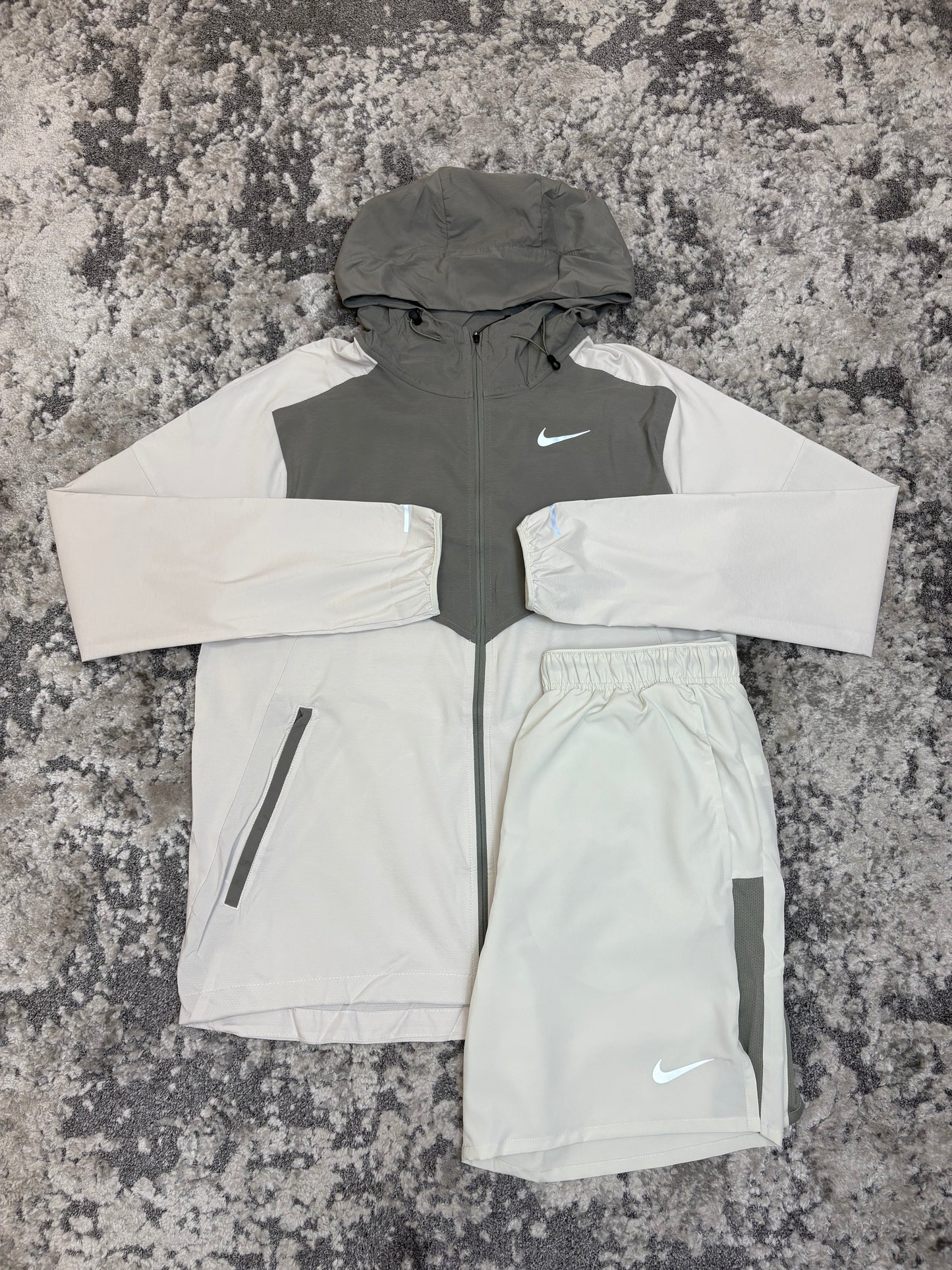 Nike Set Platinum Grey