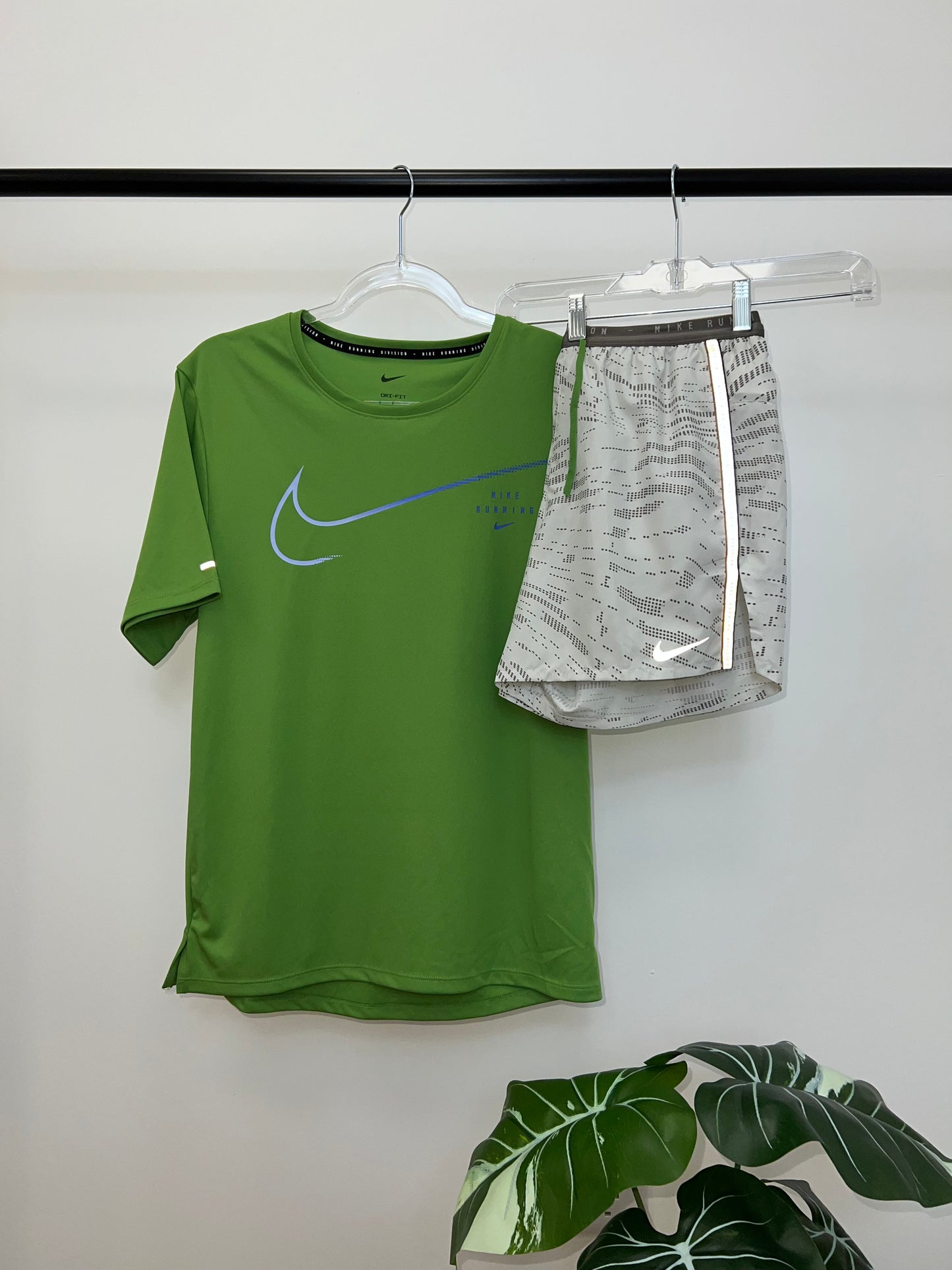 Nike Run Division Set Green