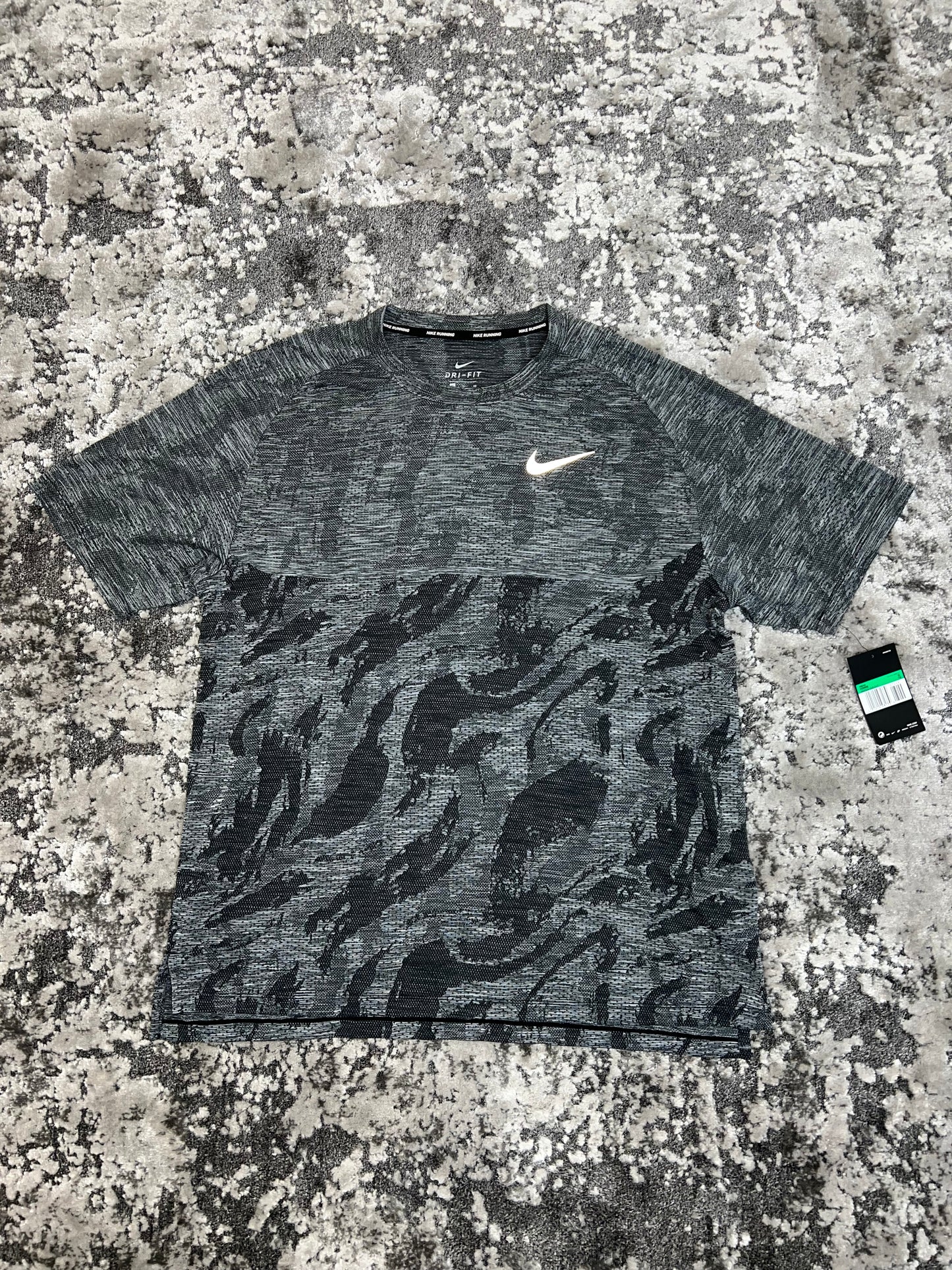 Nike Graphic Miler T-Shirt