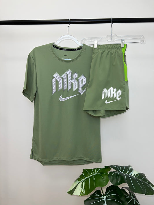 Nike Graphic Set Olive