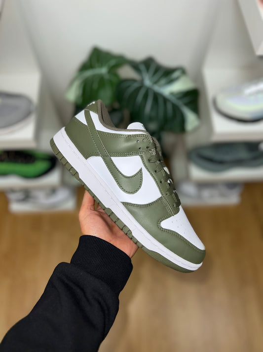 Nike Dunk Low Medium Olive