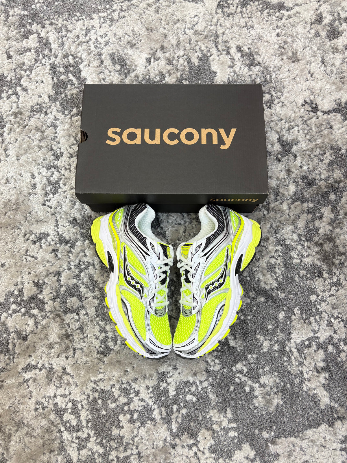 Saucony Omni 9 Neon
