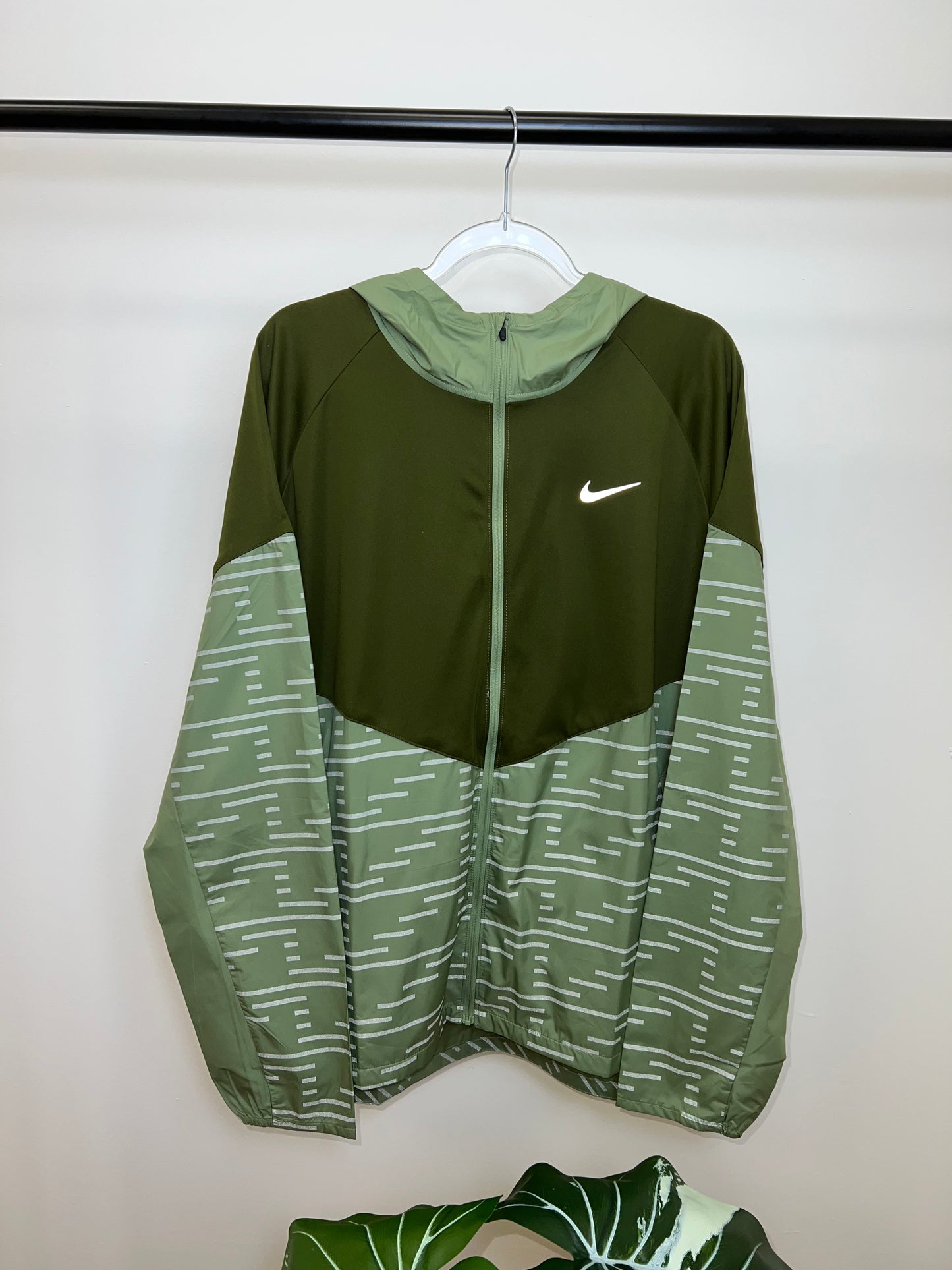 Nike Reflective Repel Windrunner Green